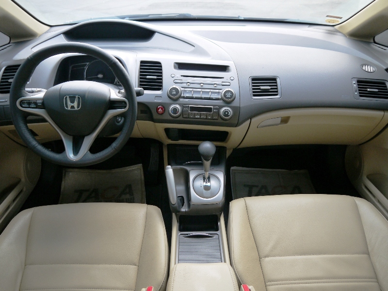 Honda  Civic 本田CIVIC 1.8頂級版方向盤快排 | 新北市汽車商業同業公會｜TACA優良車商聯盟｜中古、二手車買車賣車公會認證保固