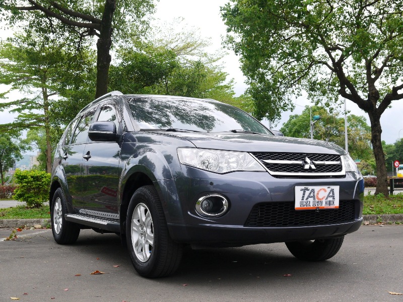 Mitsubishi  Outlander 正2013'影音天窗方向盤換檔坡片 | 新北市汽車商業同業公會｜TACA優良車商聯盟｜中古、二手車買車賣車公會認證保固