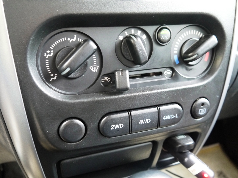 Suzuki  Jimny 2014型式JIMNY 4WD | 新北市汽車商業同業公會｜TACA優良車商聯盟｜中古、二手車買車賣車公會認證保固