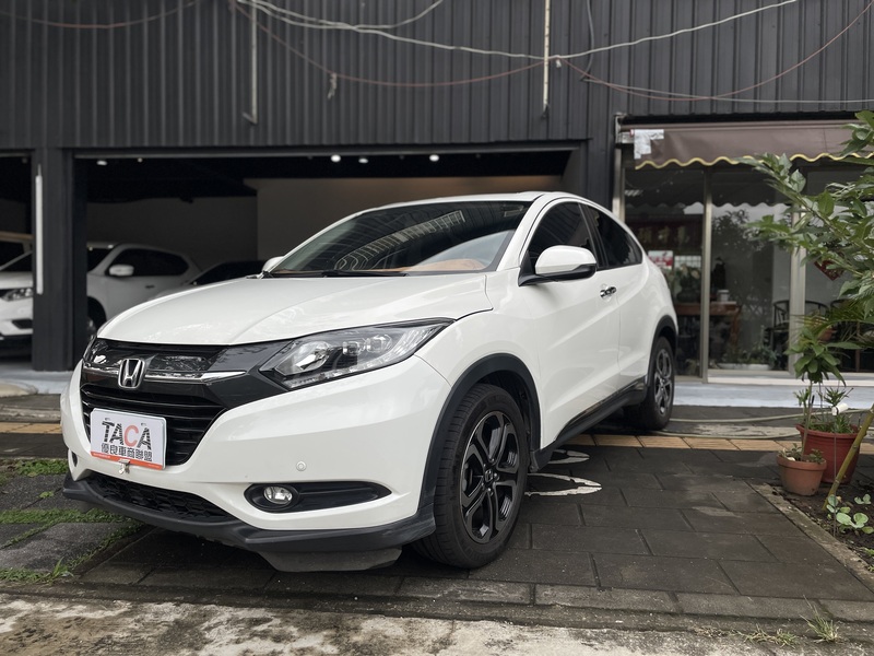 Honda  HR-V 頂規S版//衛星導航//行車紀錄器// I-KEY//摸門.免鑰匙系統//定速 | 新北市汽車商業同業公會｜TACA優良車商聯盟｜中古、二手車買車賣車公會認證保固