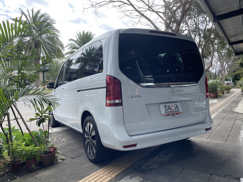 Mercedes-Benz/賓士   V-CLASS v220d | 新北市汽車商業同業公會｜TACA優良車商聯盟｜中古、二手車買車賣車公會認證保固